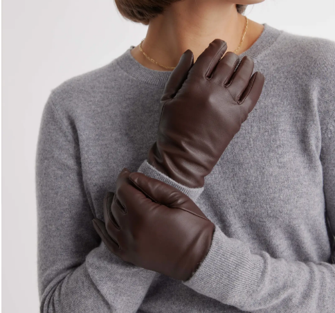 Leather Gloves: fashion accessories this fall 2023
