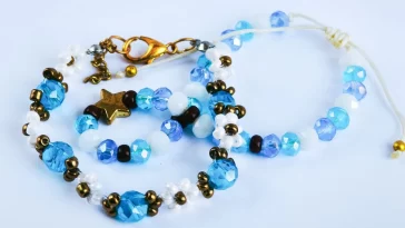 Stunning Charm Bracelets That Look Personal and Stylish